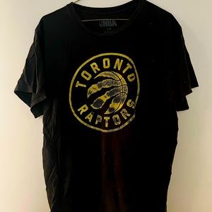 Large Toronto raptors shirt